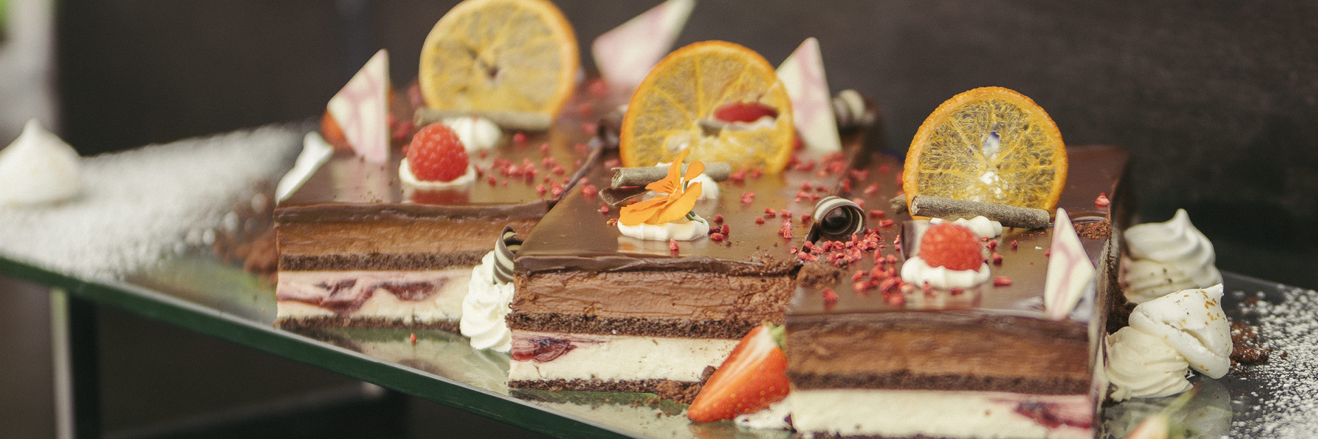 The Oval Corinthian Roof Terrace Dessert